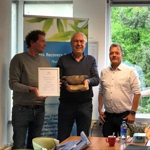 Enik neemt Douglas Bennett Award in ontvangst